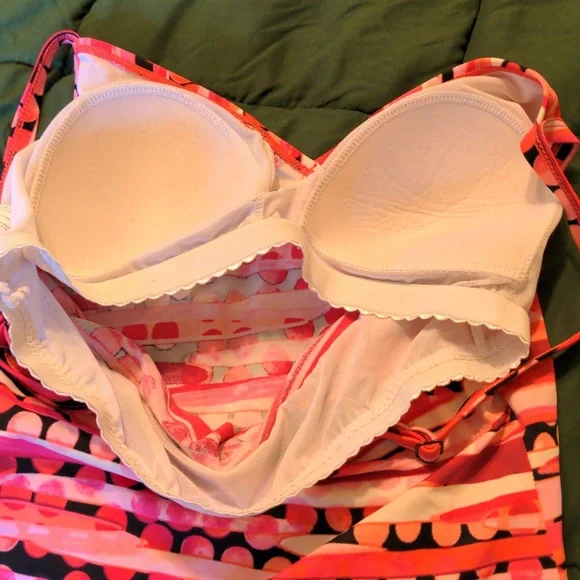 Like new tankini swimming top layered with shelf bra adjustable straps size 10 - Picture 8 of 8